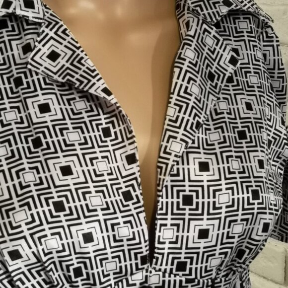 NWT Suzy Shier Short Sleeves Size Small Ladies Dress - Picture 4 of 6